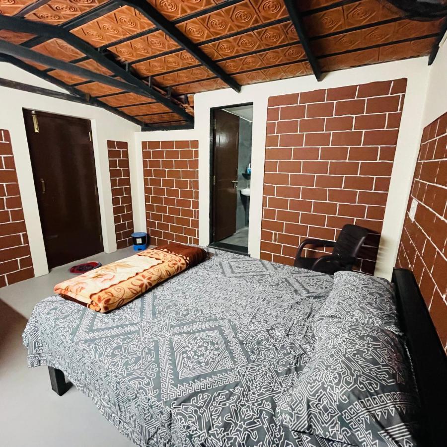 Dharani Home Stay Badami Extérieur photo