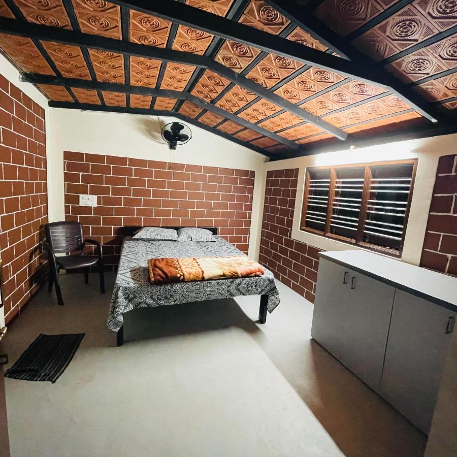 Dharani Home Stay Badami Extérieur photo